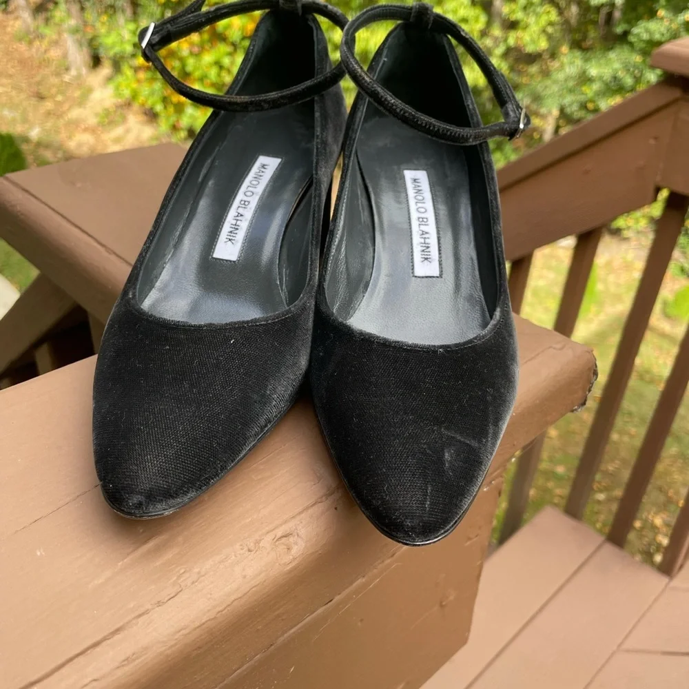 Manolo Blahnik Listony Strap 50 - Picture 7 of 16